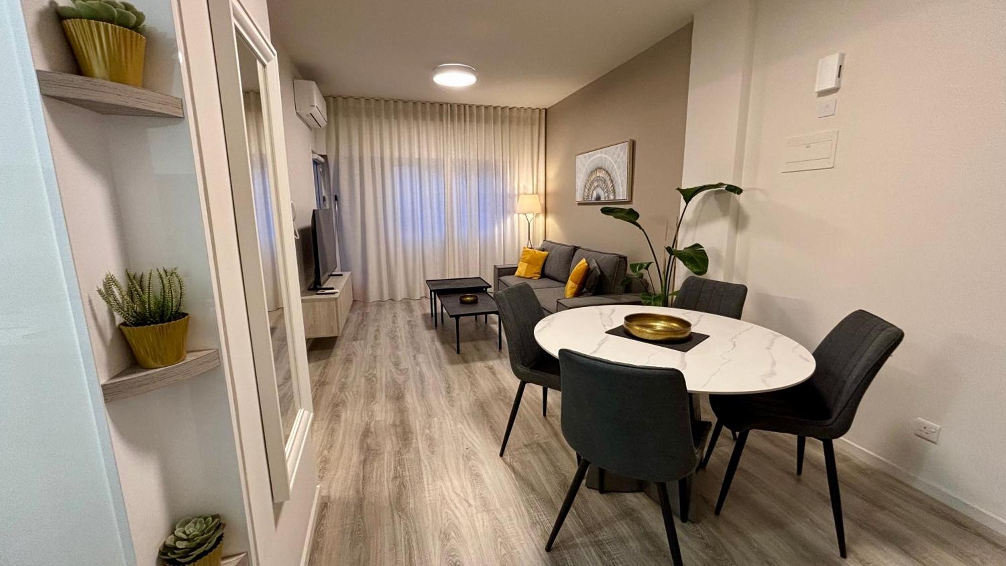 Seabreeze City Center Flats By Trulycyprus Limassol Luaran gambar
