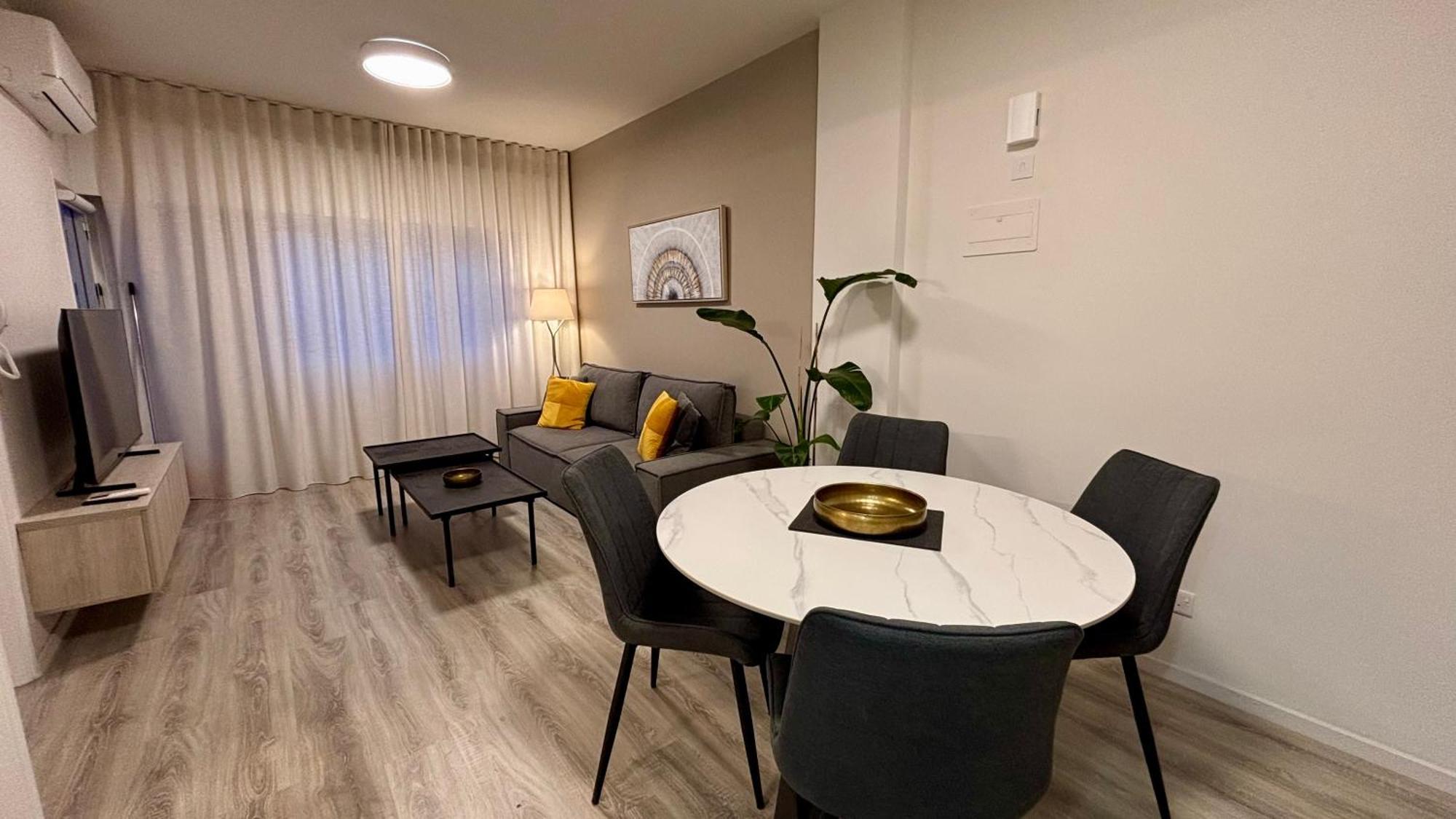 Seabreeze City Center Flats By Trulycyprus Limassol Luaran gambar